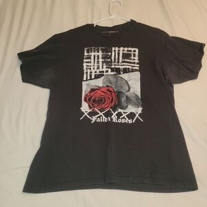 FashionNova Men  Tee with Red and Gray Rose Design